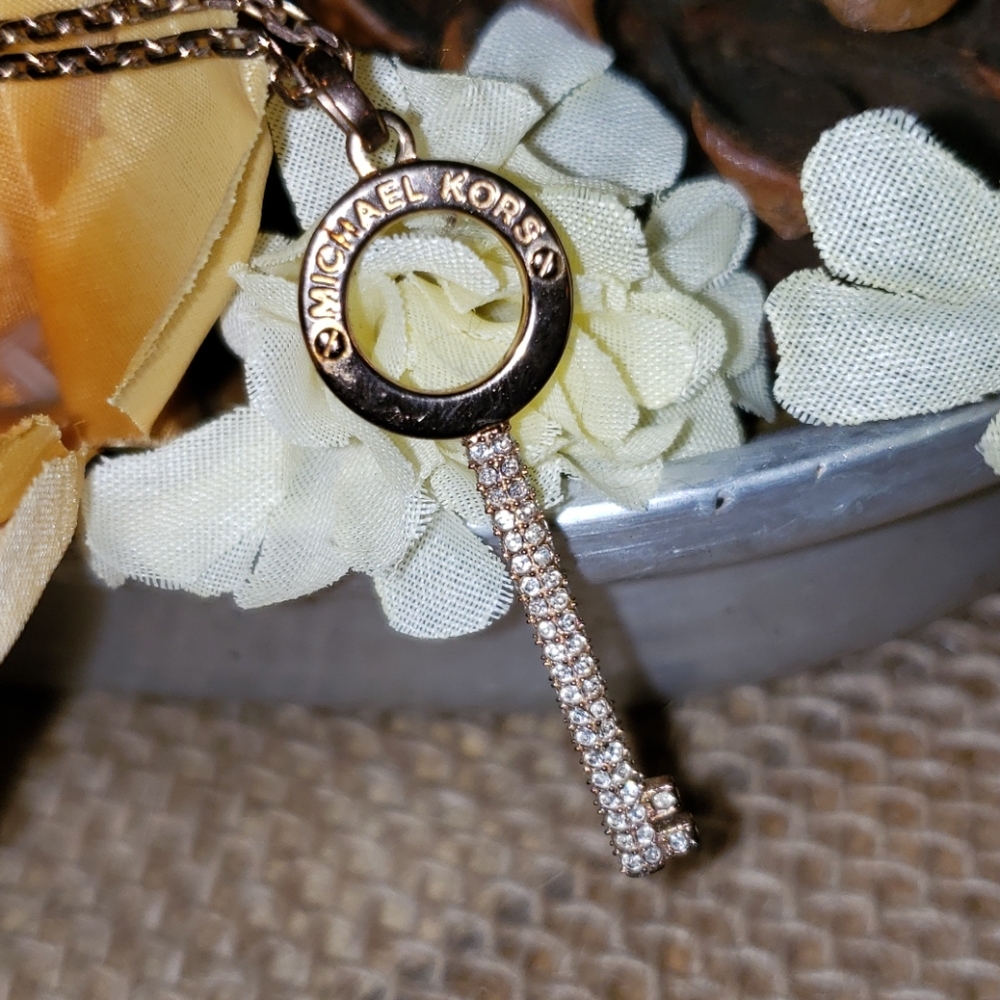 MICHAEL KORS CRYSTAL PAVE KEY NECKLACE